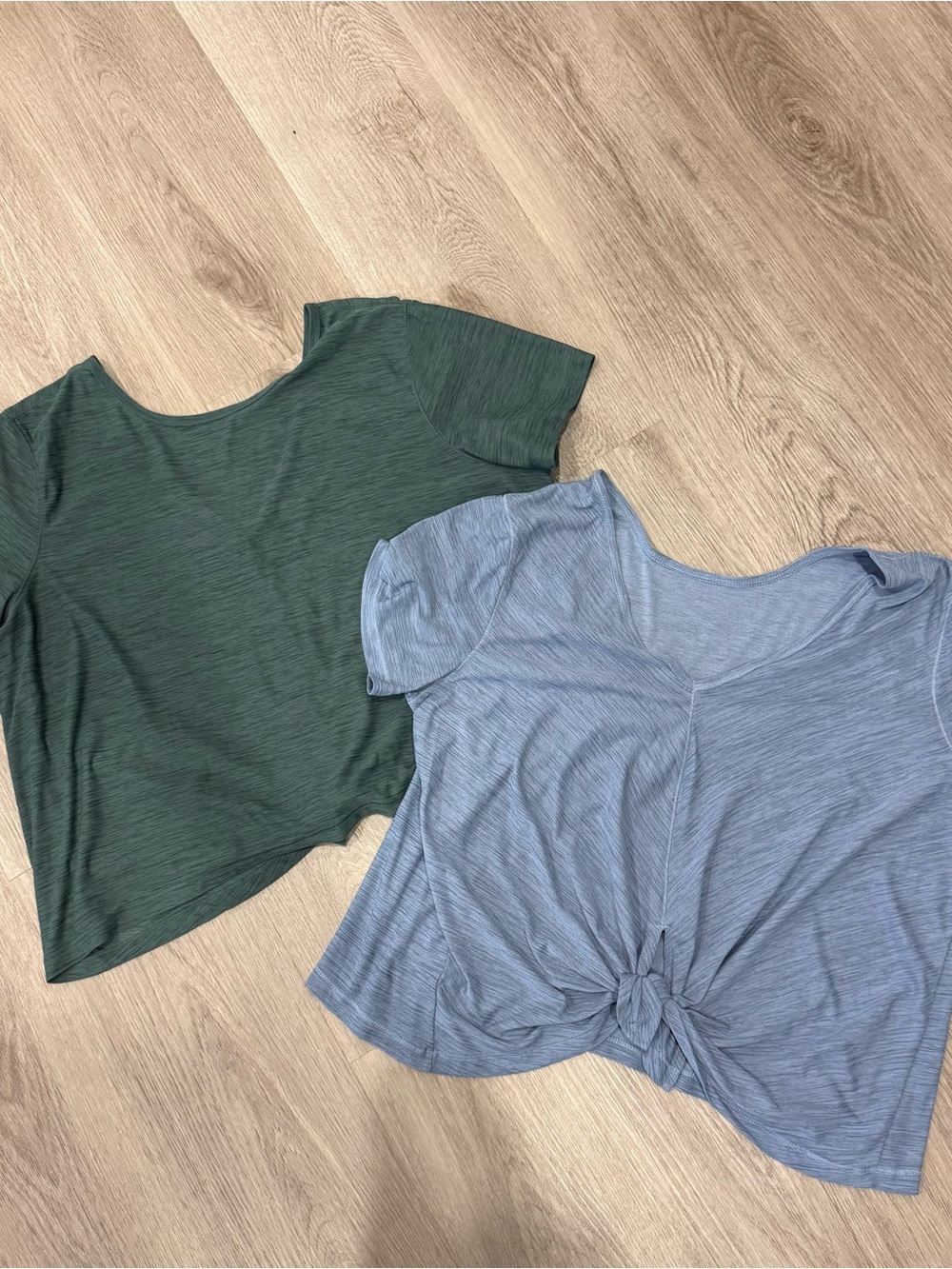 Women’s Short Sleeve Knot Front Tee - Green & Light Blue